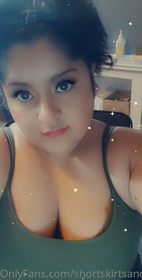 Shortskirtsandflirts