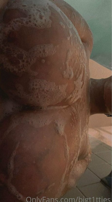 Bigt1tties