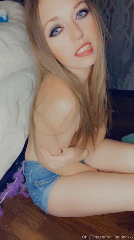 Allimoonaxxx