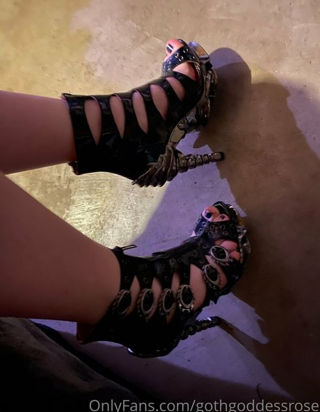 Gothgoddessrose
