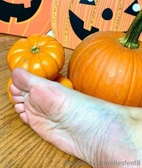 Ellesfeet8