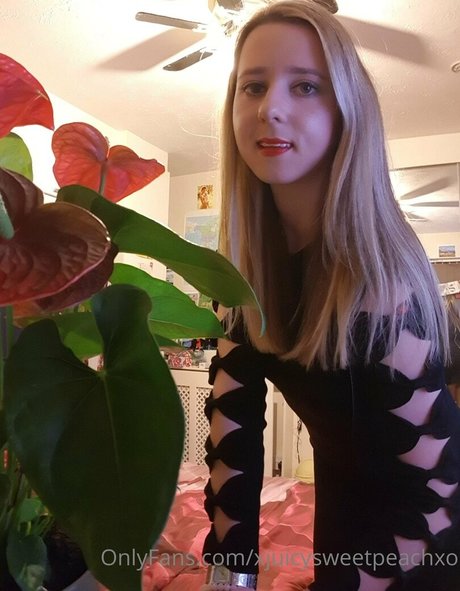 Xjuicysweetpeachxo