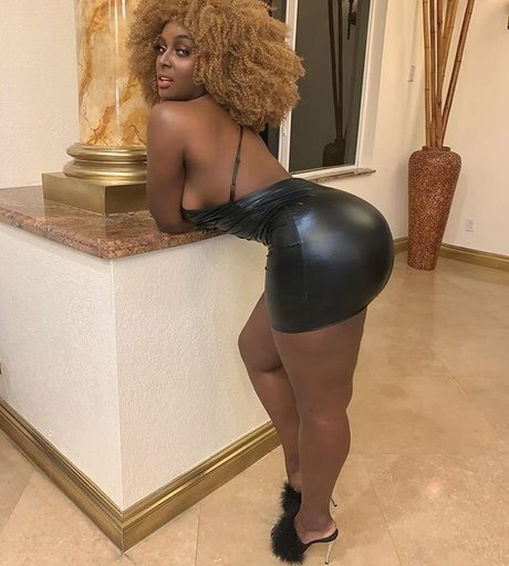 Amara La Negra