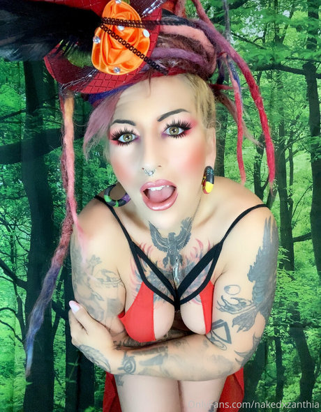 Nakedxzanthia