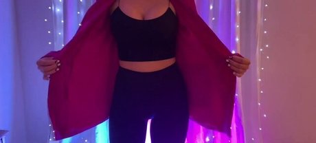 Foto di nudo di fuga di OnlyFans di Asmr Relax