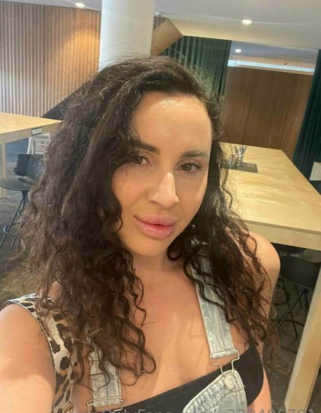 Julianainsanelyh0rny