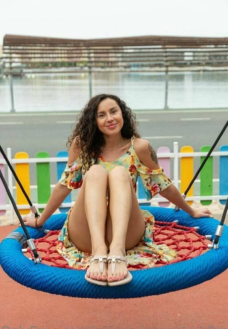 Julianainsanelyh0rny