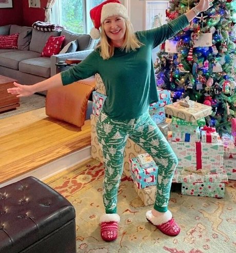 Angela Kinsey