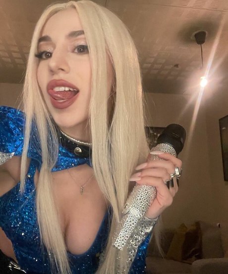 Ava Max
