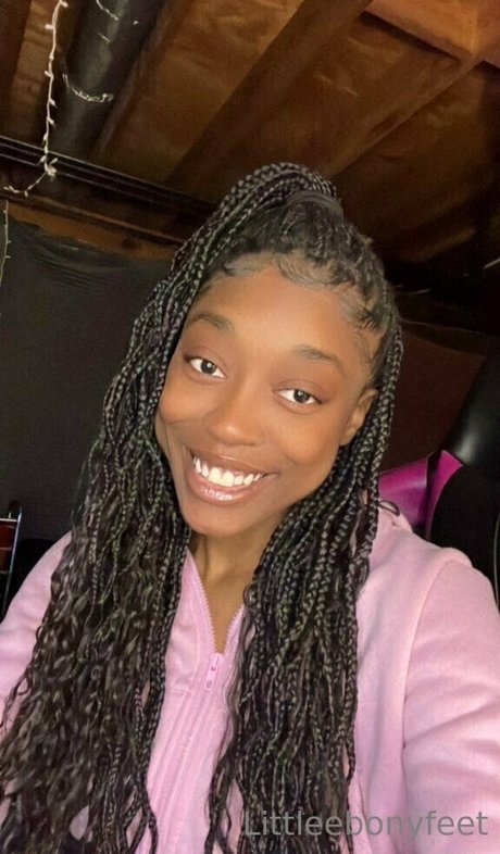 Littleebonyfeet