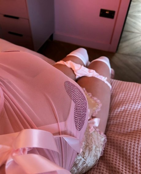 Foto di nudo di fuga di OnlyFans di Charlottiefree