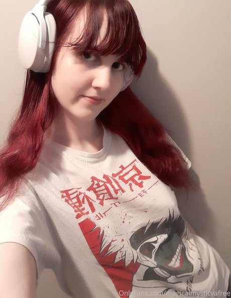 Foto di nudo di fuga di OnlyFans di Magicalmysticvafree