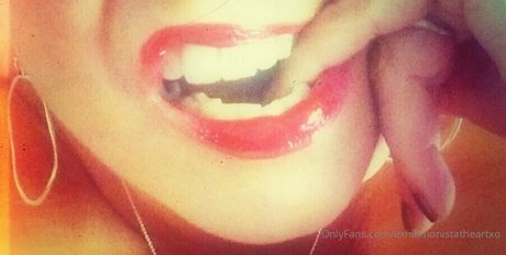 Exhibitionistatheartxo