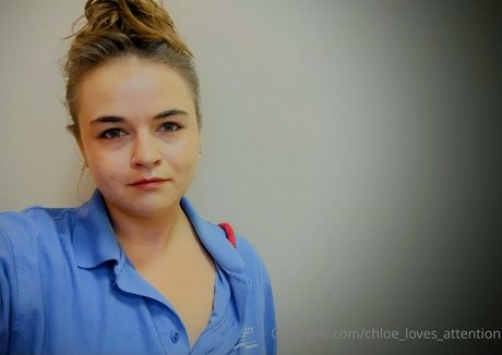 Chloelovesattention