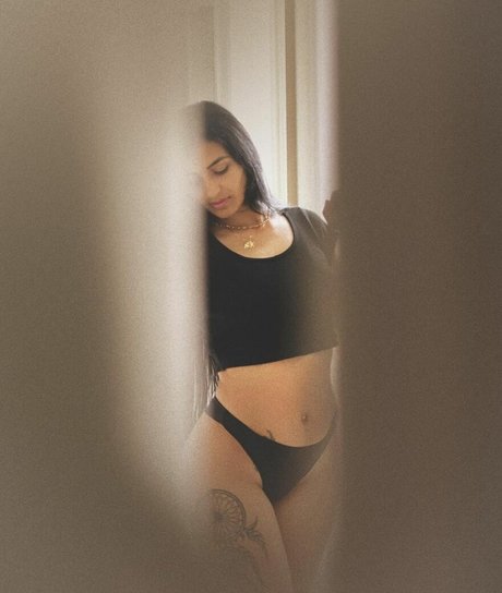 Foto di nudo di fuga di OnlyFans di Elba Dantas