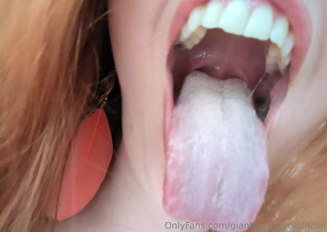 Giantessgingerofficial