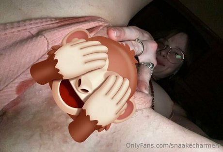 Snaakecharmerr