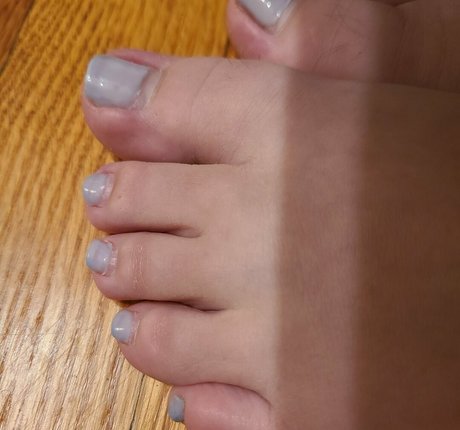 Smelliefeetsweetie