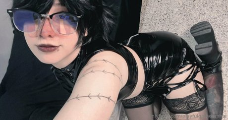 Playfulgothdomme