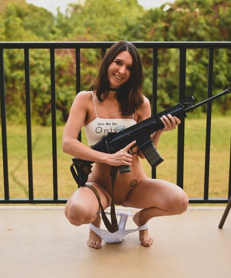 Girls With Guns