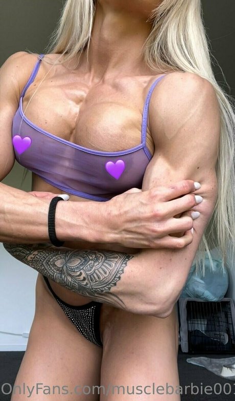 Musclebarbie001