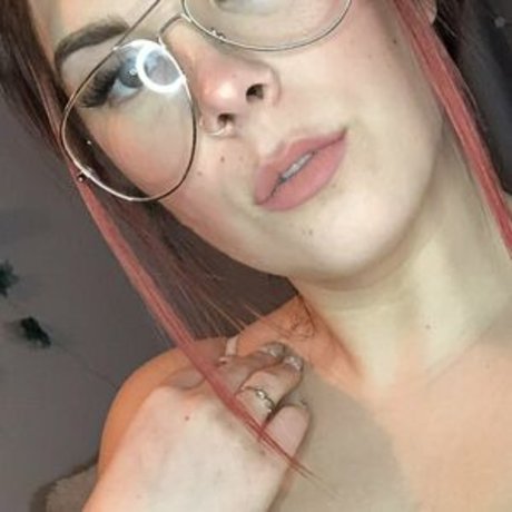Foto di nudo di fuga di OnlyFans di Erynn