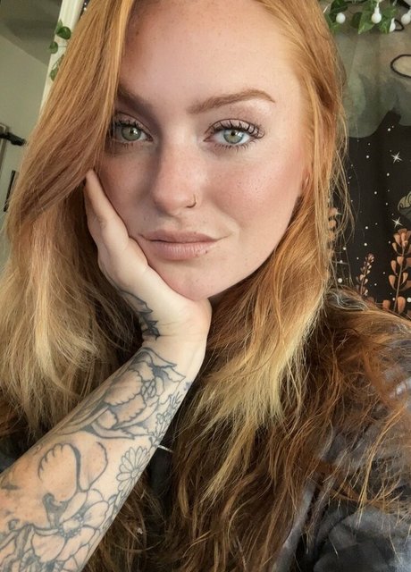 Foto di nudo di fuga di OnlyFans di Foxi Lexi