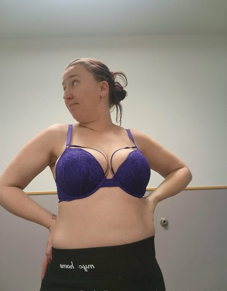 Foto di nudo di fuga di OnlyFans di Theangelbabyofmontana