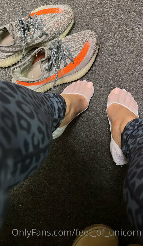 Feetofunicorn