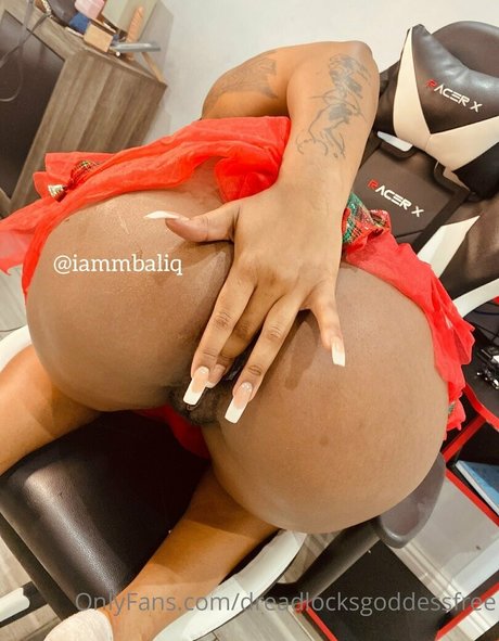 Foto di nudo di fuga di OnlyFans di Dreadlocksgoddessfree