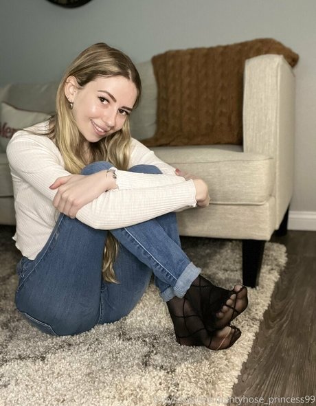 Pantyhoseprincess99
