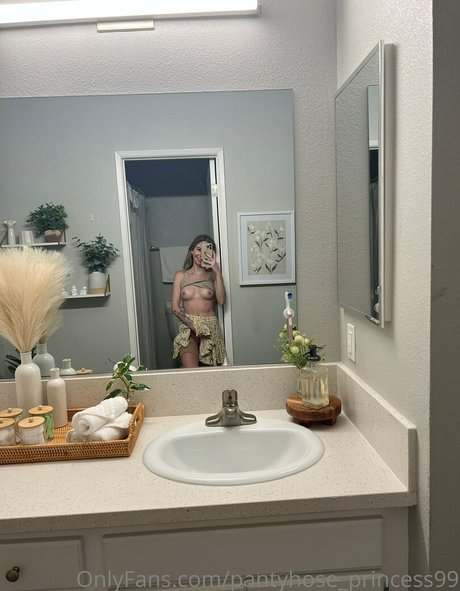 Pantyhoseprincess99