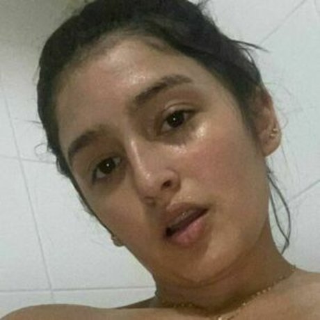 Foto di nudo di fuga di OnlyFans di Dayscolina