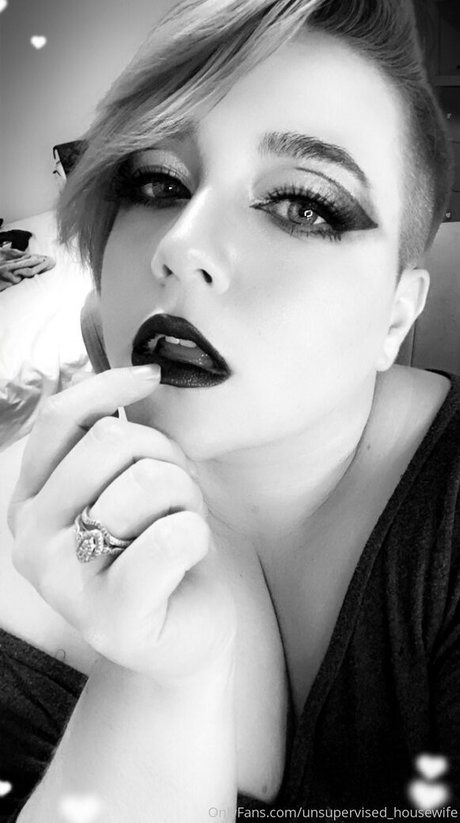 Unsupervisedhousewife