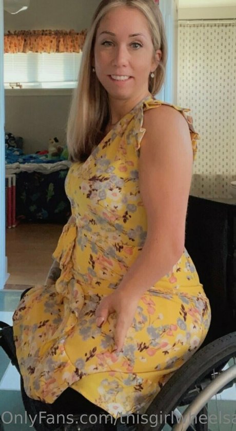 Thisgirlwheelsamputee