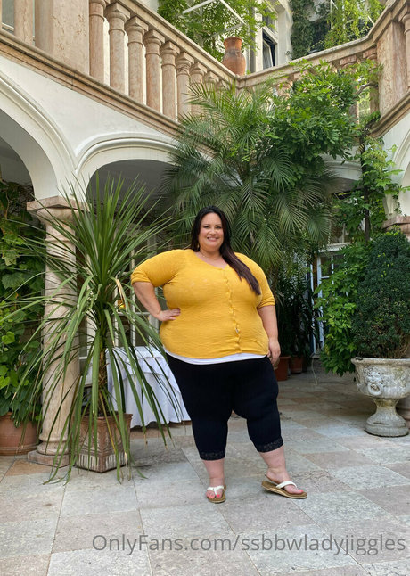Ssbbwladyjiggles