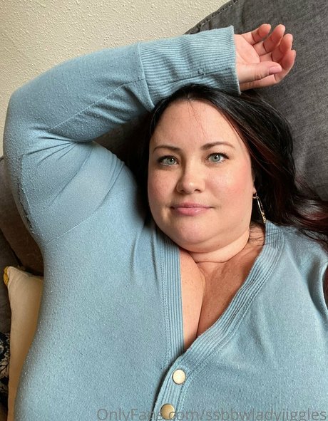 Ssbbwladyjiggles