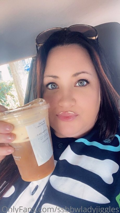 Ssbbwladyjiggles
