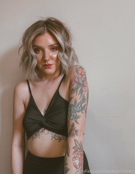 Foto di nudo di fuga di OnlyFans di Seitansm1stress