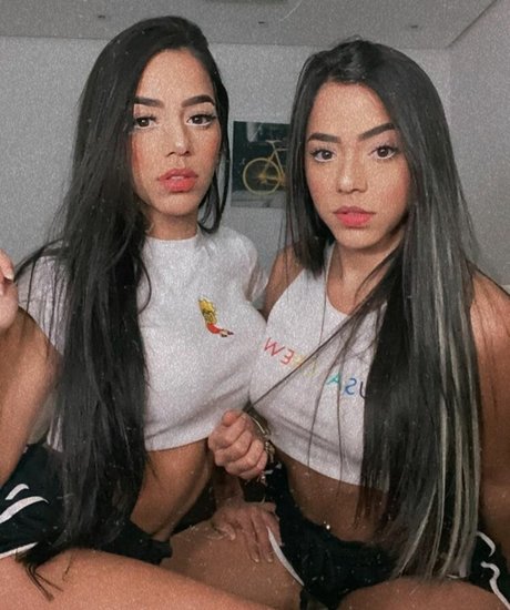 Mariely E Mirella Santos