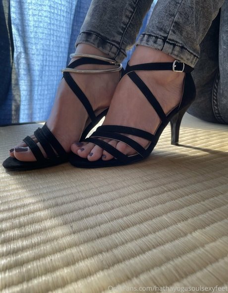 Hathayogasoulsexyfeet