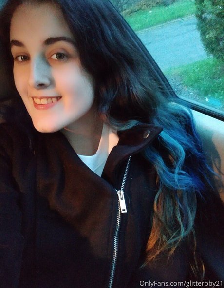 Glitterbby21
