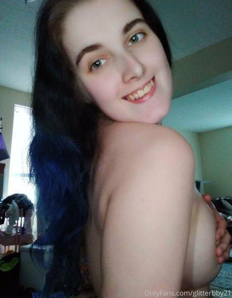 Glitterbby21