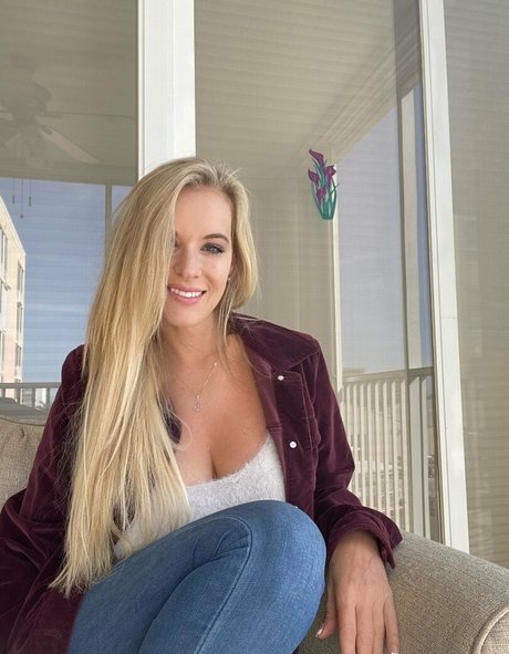 Foto di nudo di fuga di OnlyFans di Ellehotmom